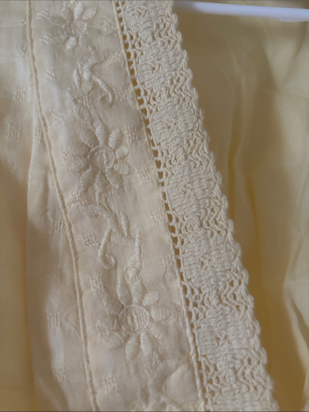 New, Never Worn, Hollister Butter Yellow Lace-Trim Button Front Blouse - Picture 3 of 4